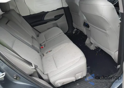 2018 Toyota Highlander Le Plus from USA, damaged, VIN 5TDBZRFH3JS878598